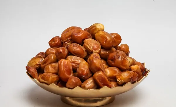 بهترین خرما زاهدی خشک + قیمت خرید عالی