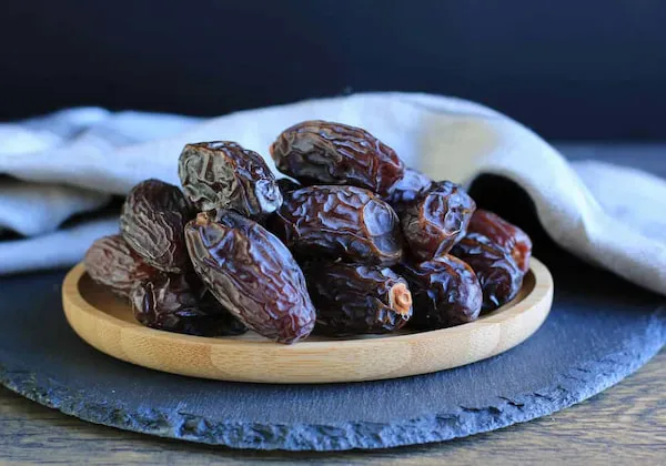 قیمت خرما سیاه خشک + مشخصات بسته بندی عمده و ارزان
