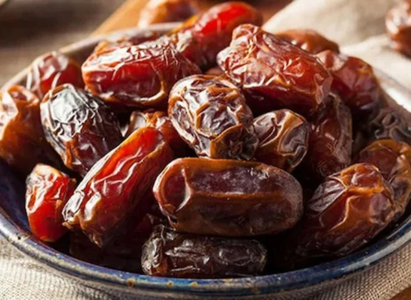 مرجع قیمت انواع خرما پیارم + خرید ارزان