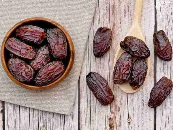 خرید بهترین انواع خرما زاهدی با قیمت عالی